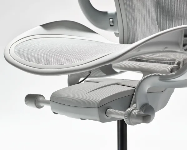 AERON REMASTERED - Full Option - Mineral