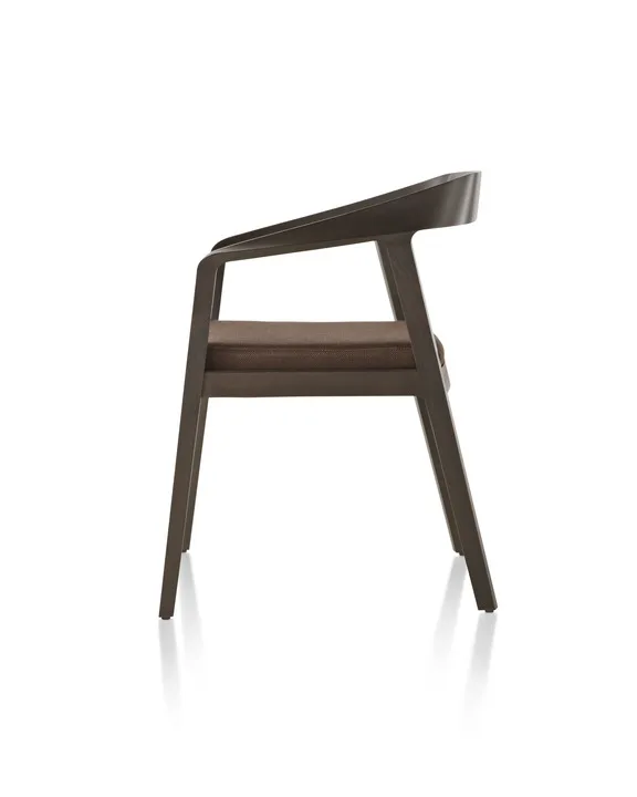 Full Twist Guest Chair