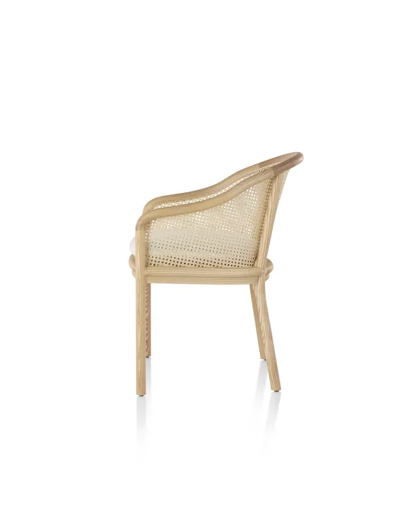 WAR_27610_20170331115302184_L.jpg Landmark Chair